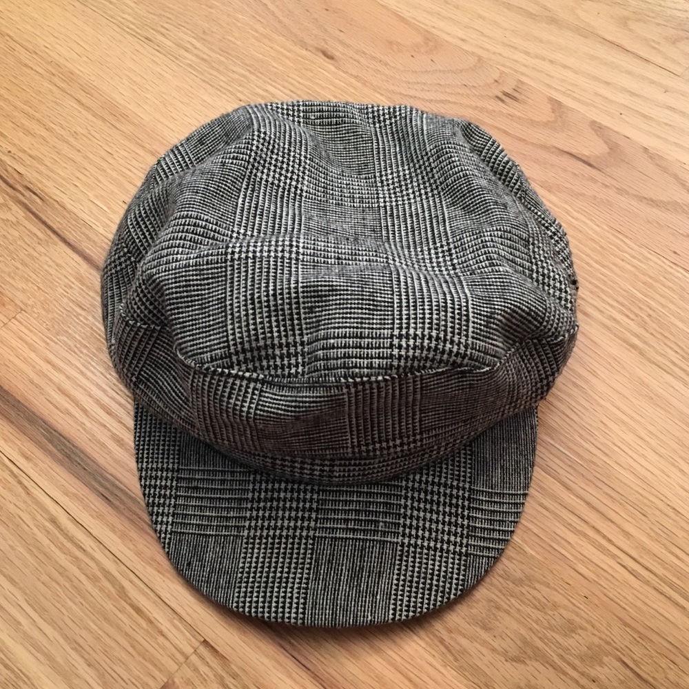 ZARA gray/black/white hat